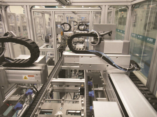 機(jī)械手在線點(diǎn)膠